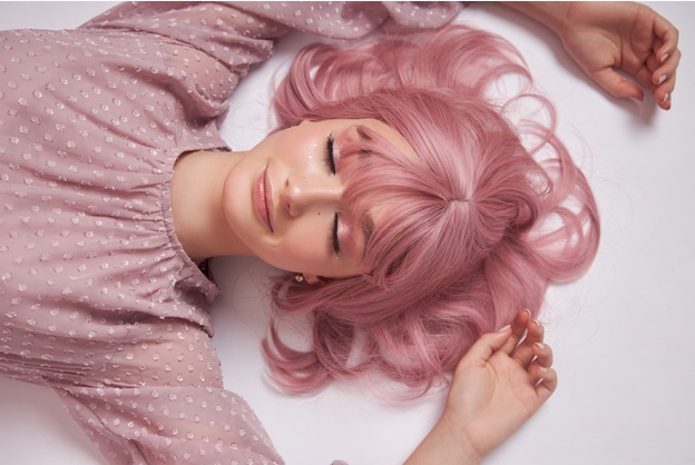 A ciência por trás das cores de cabelo que criam o efeito 'glow up'