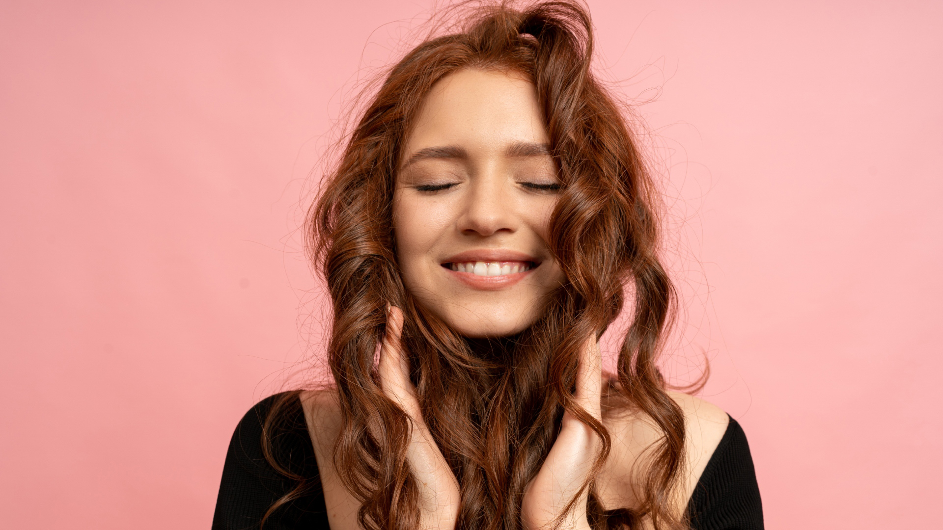 cores de cabelo que iluminam o rosto