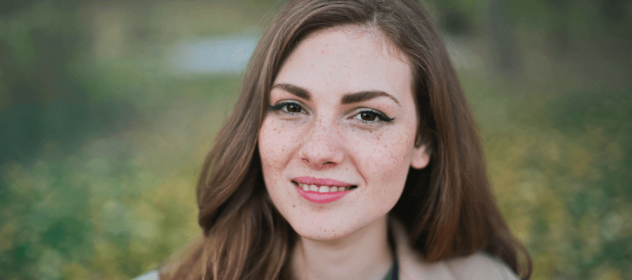 cores de roupas para peles com sardas