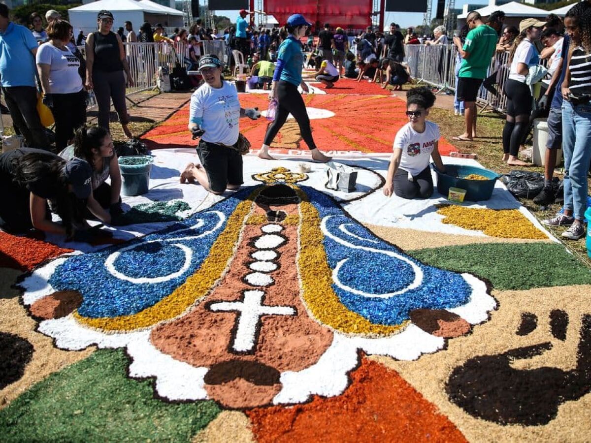 A História dos Tapetes de Corpus Christi em Brasília