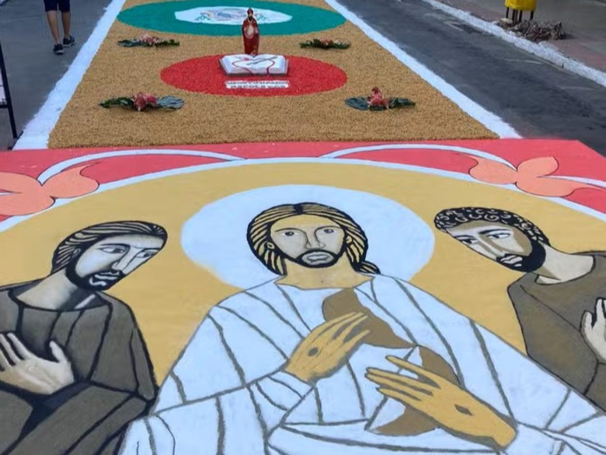 Como se Tornar um Voluntário na Celebração de Corpus Christi