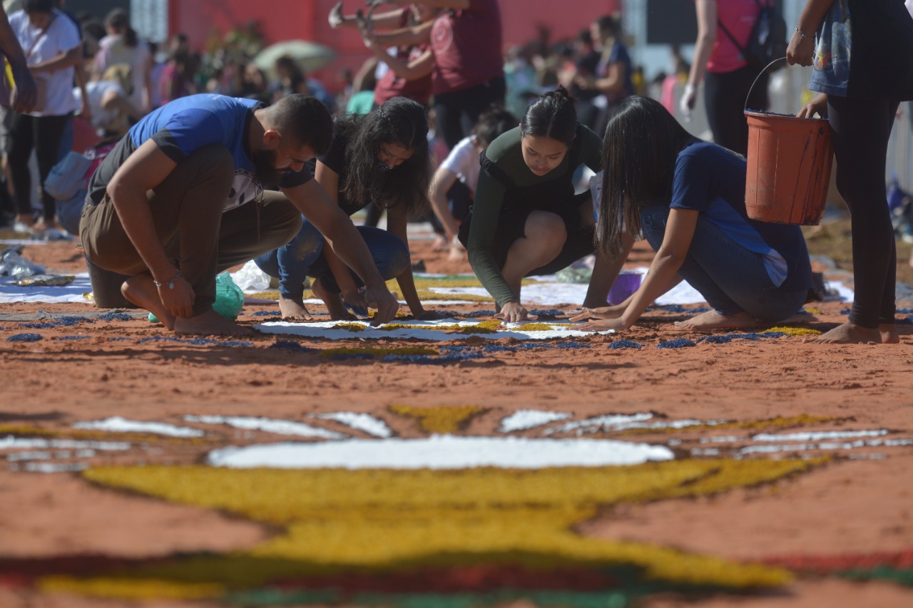 A História dos Tapetes de Corpus Christi em Brasília