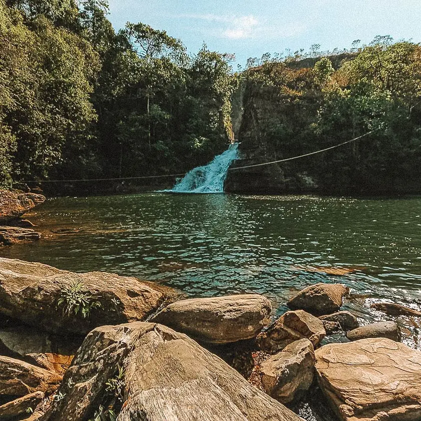 Aventura em Corumbá de Goiás: Rapel