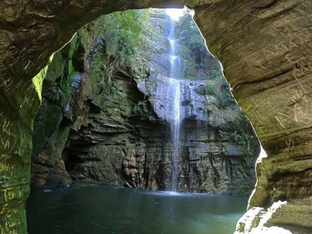 Guia Completo do Salto Corumbá: Trilhas