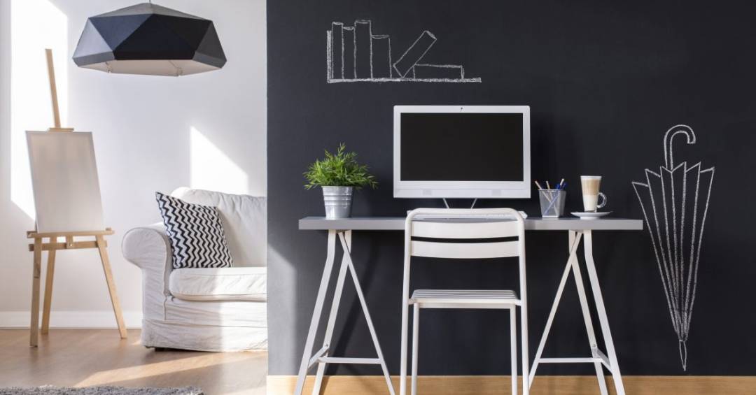 Como aplicar adesivo lousa em móveis