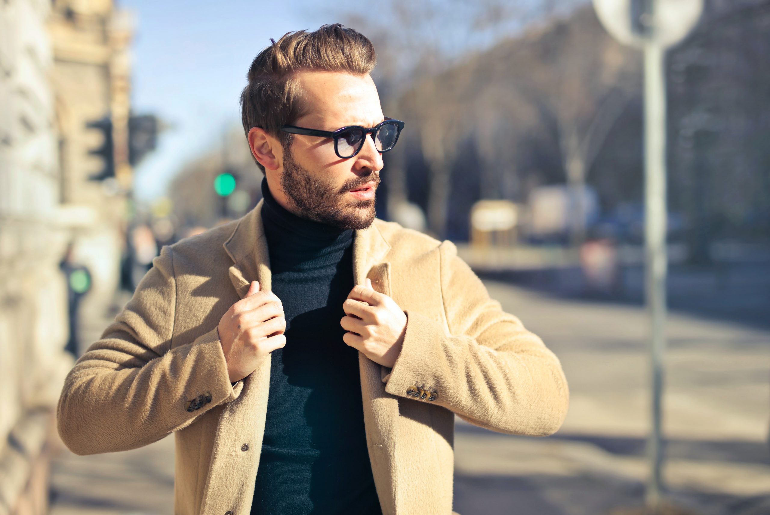 Guia completo: Como montar um guarda-roupa casual chic masculino