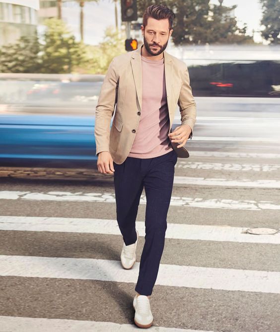 Guia completo: Como montar um guarda-roupa casual chic masculino