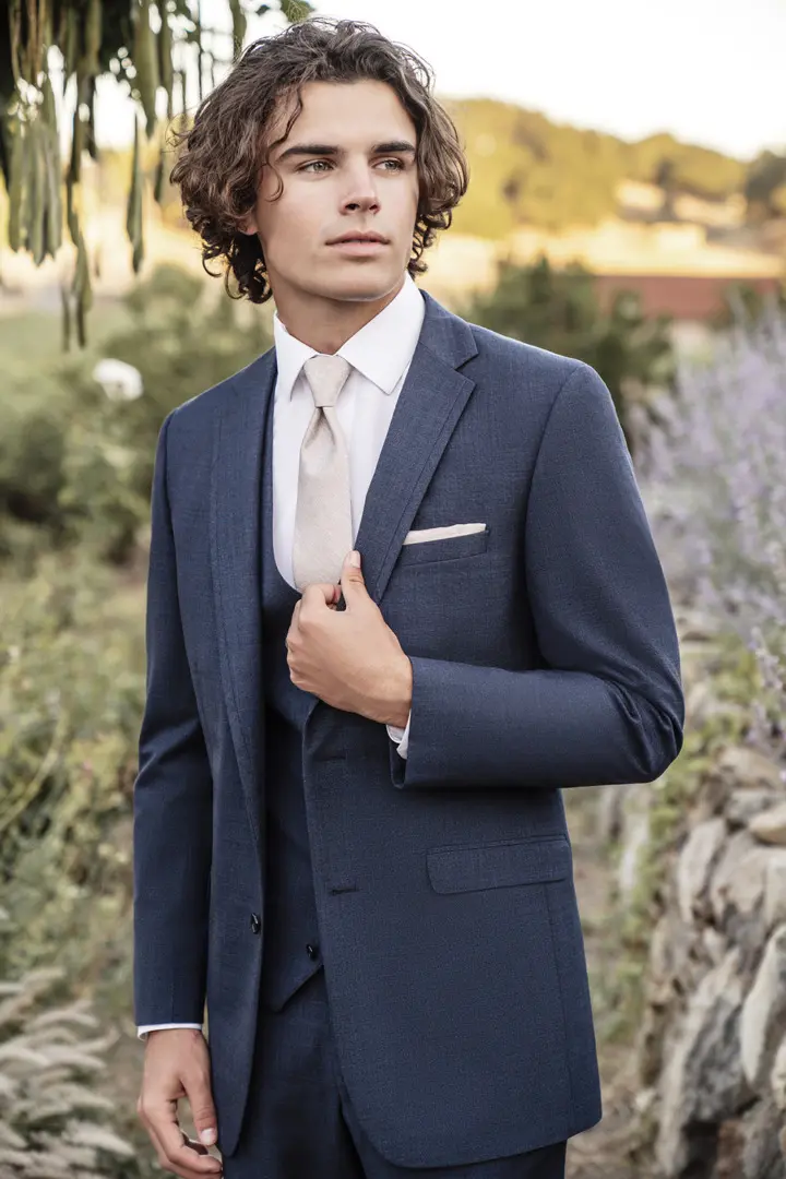 A importância do caimento do terno masculino