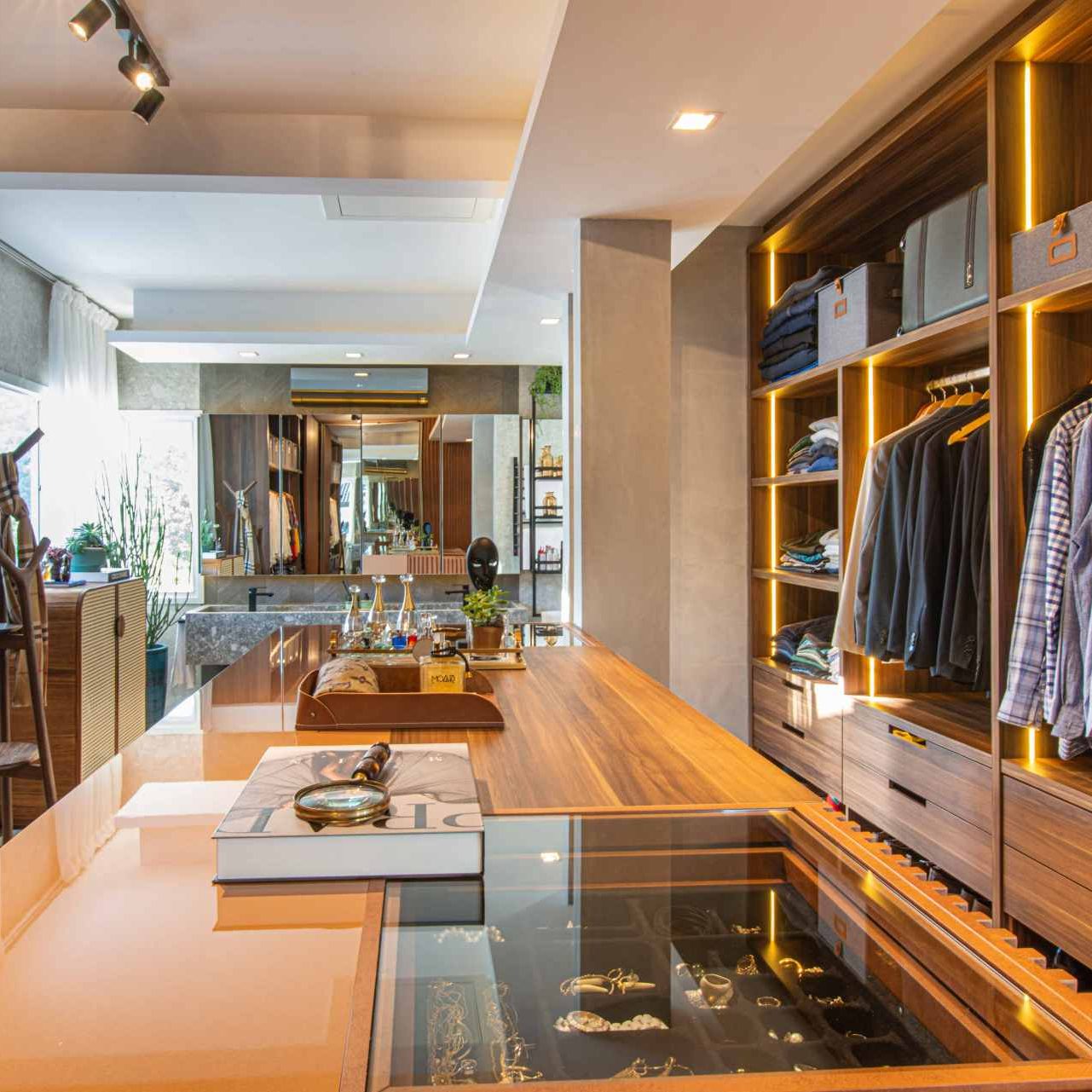 Decoração de quarto com closet aberto: inspirações e tendências