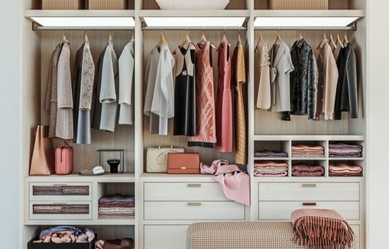 Decoração de quarto com closet aberto: inspirações e tendências