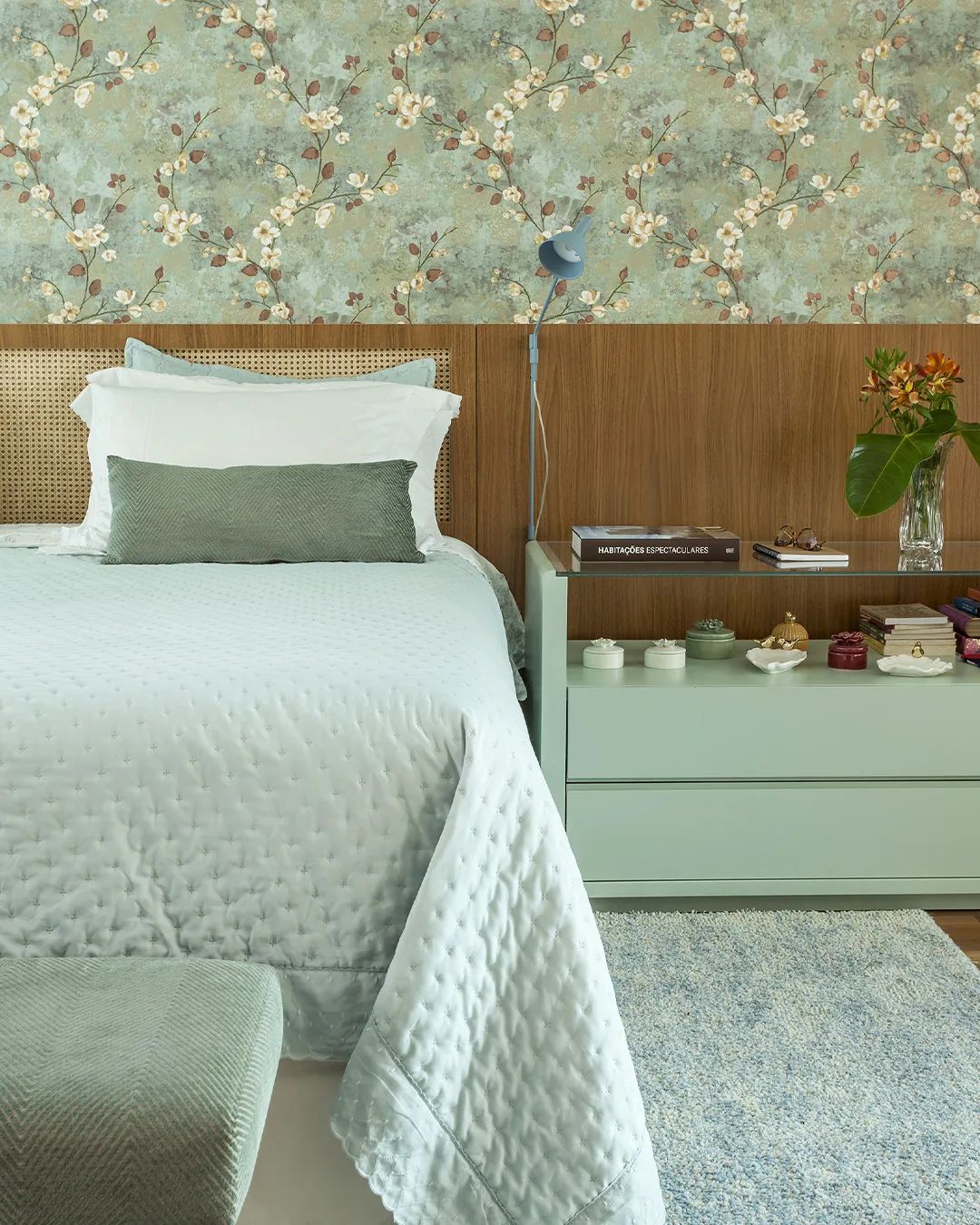 Decoração de quarto infantil com papel de parede floral: ideias lúdicas e criativas