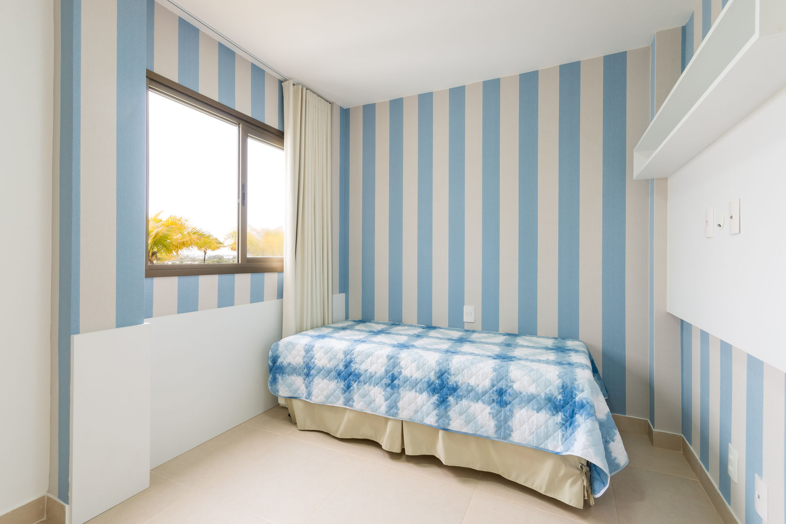 Guia completo para aplicar papel de parede listrado sem erros