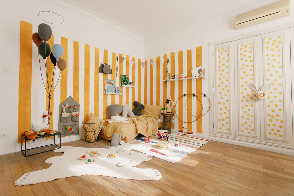 Papel de parede adesivo listrado: praticidade e estilo na decoração