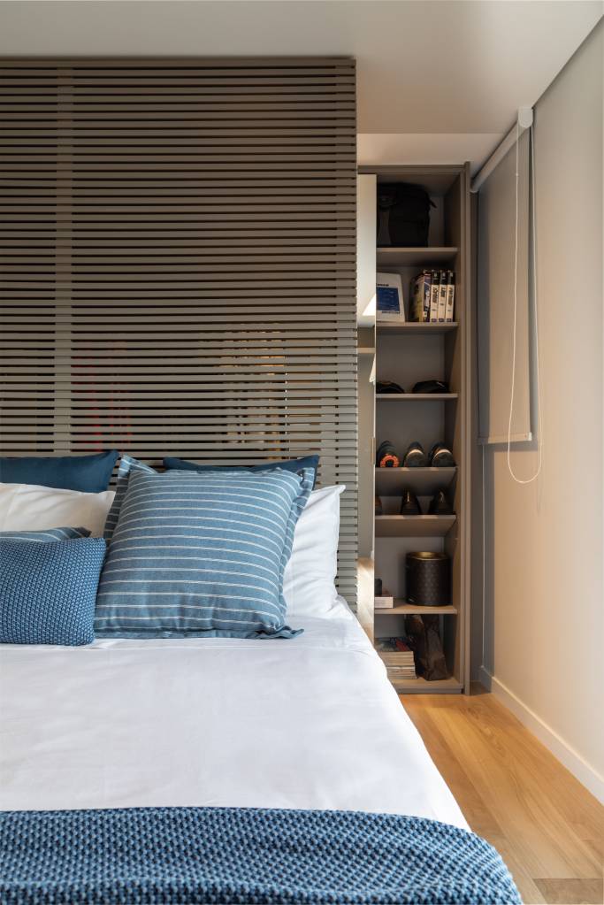 Layouts Criativos de Closet em L para Quartos Pequenos