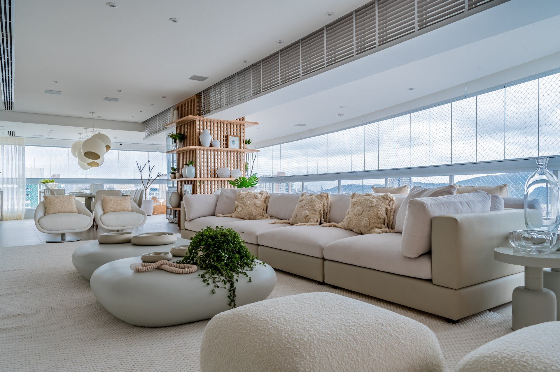 Decoração com Cortinas Brancas: Dicas de Contraste e Harmonização