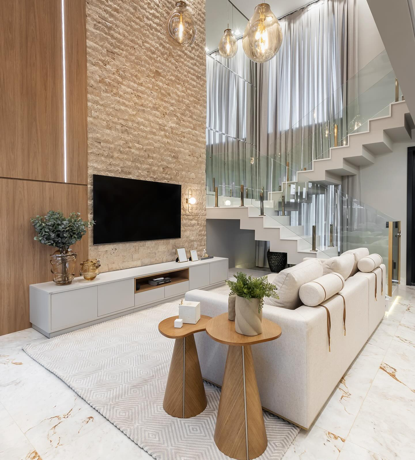 Como Escolher Móveis Proporcionais para Salas Amplas