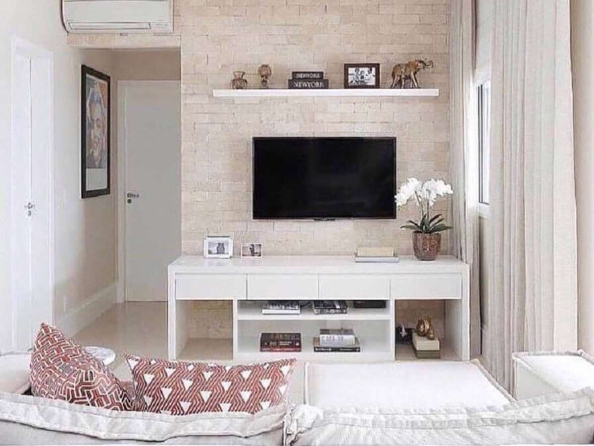 Como Evitar Erros Comuns ao Decorar com Quadros na Sala de TV
