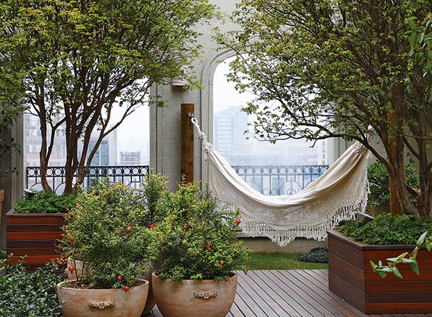 dicas para decorar varanda com plantas frutíferas