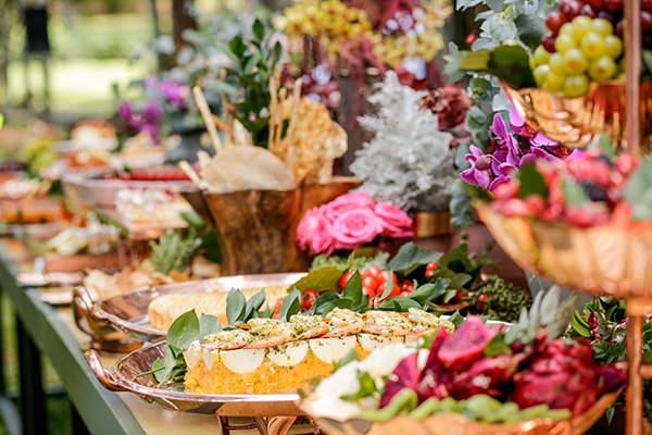 dicas para economizar no buffet de casamento simples