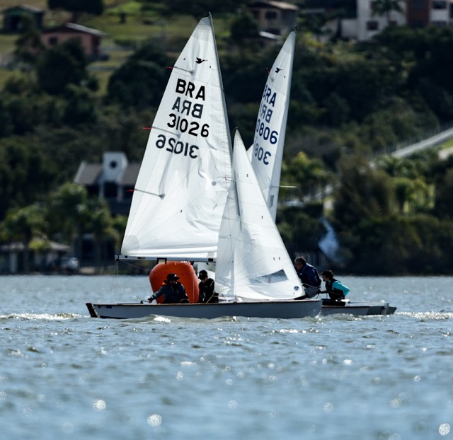 Tipos de Barcos para Iniciantes na Vela