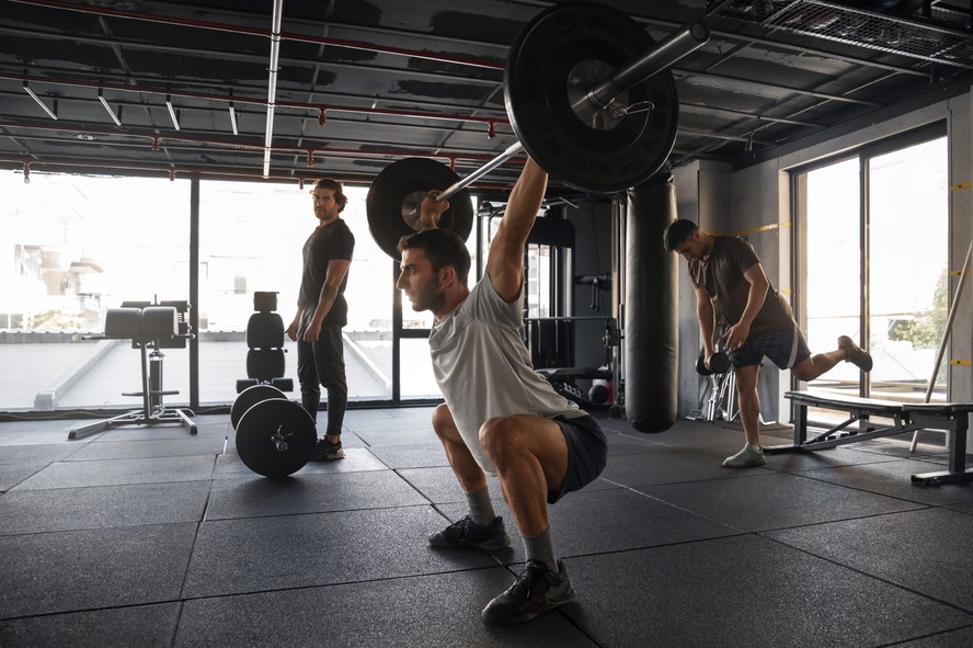 5 Exercícios Essenciais para Iniciantes no CrossFit