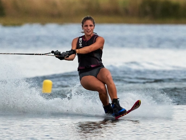 A importância da comunicação no esqui aquático: sinais e comandos