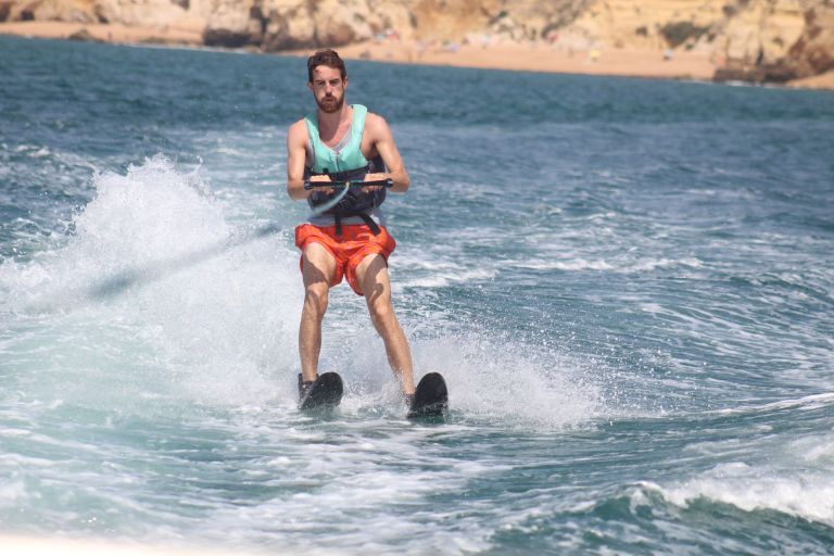 Os 5 erros mais comuns ao aprender esqui aquático