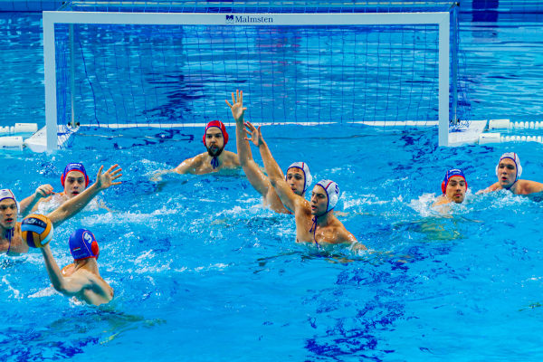 Os Melhores Equipamentos para Jogar Polo Aquático: Um Guia de Compra