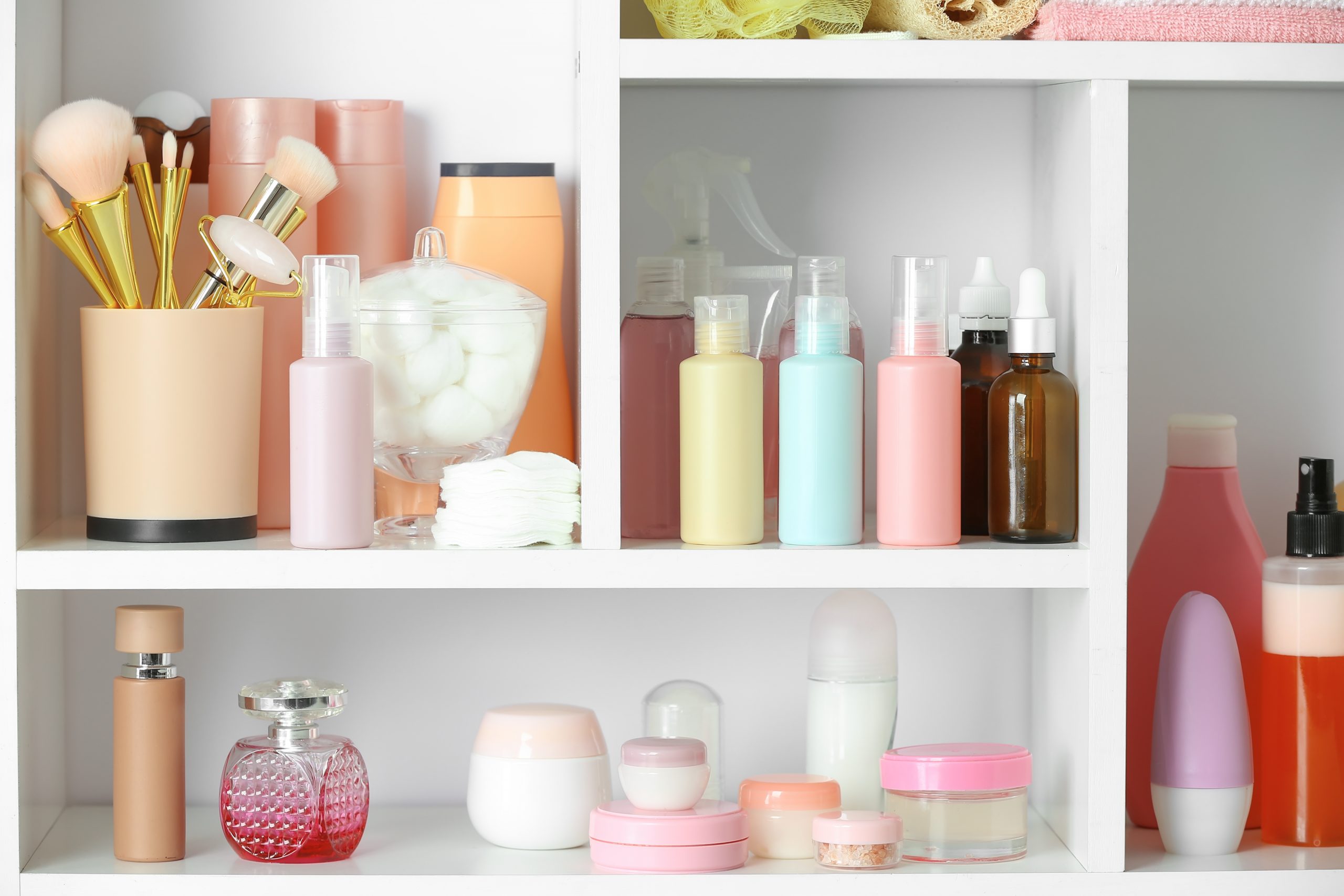 dicas para organizar armário de cosméticos