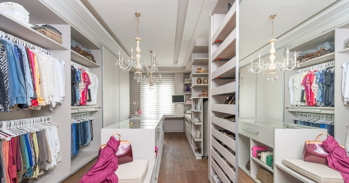 Closet planejado para espaços pequenos: dicas e inspirações