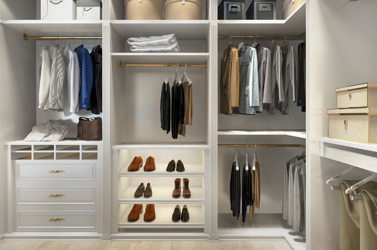 5 Tipos de Cabides Essenciais para o Guarda-Roupa Masculino