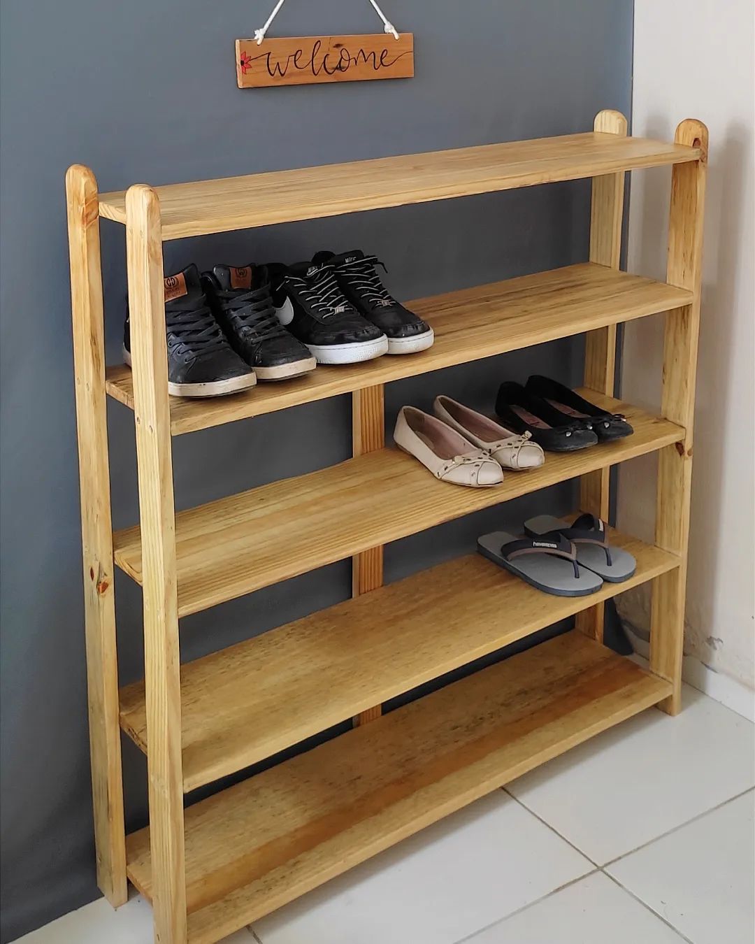 dicas para organizar sapatos no closet pequeno