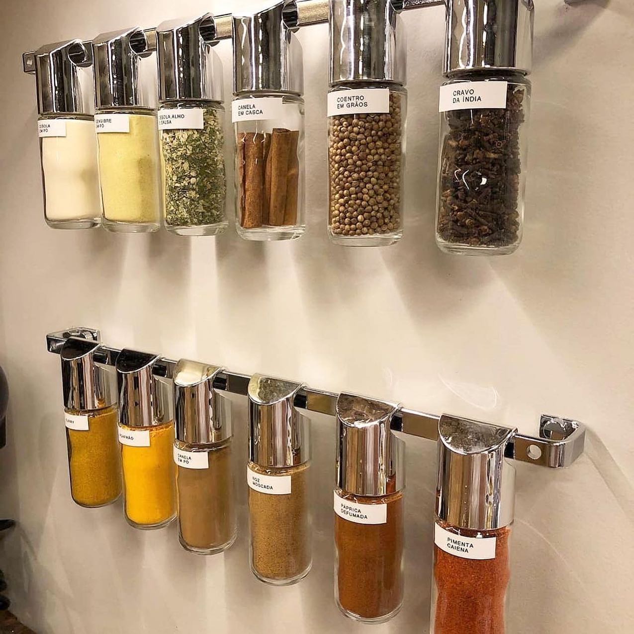 dicas para organizar temperos na parede