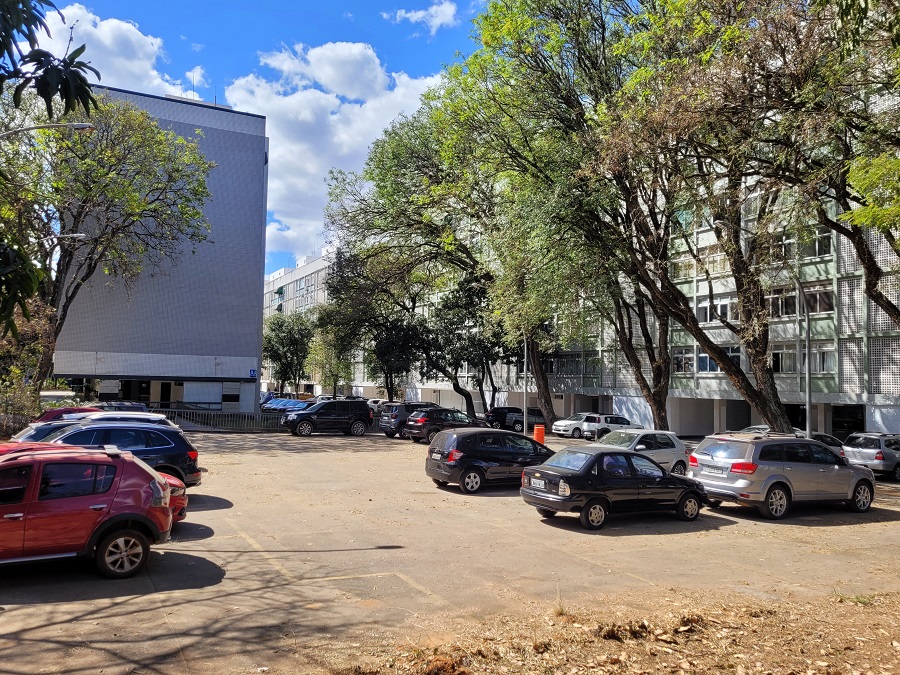 Planejando sua Visita à Esplanada: Informações sobre Estacionamento e Acessibilidade