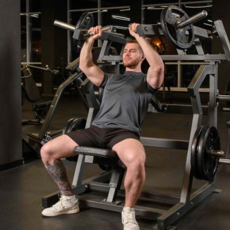 Supino no Chão: Benefícios e Como Executar Corretamente