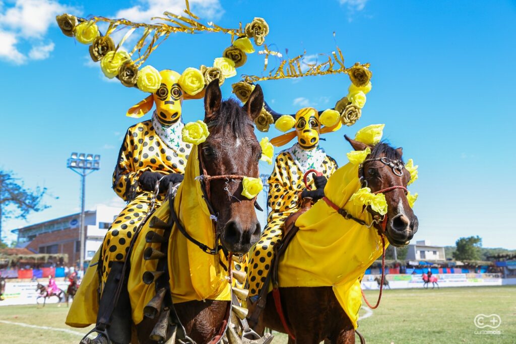 As Cavalhadas de Pirenópolis: 200 Anos de Tradição em 2026
