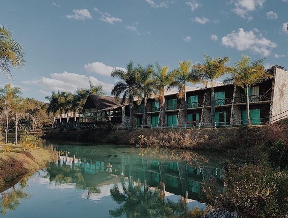 5 ideias de títulos:
1. Os Melhores Hotéis Fazenda com Pensão Completa Próximos a Brasília
2. Fuga de Fim de Semana: Opções de Pensão Completa no DF e Arredores
3. Diversão e Gastronomia: Hotéis Fazenda Ideais para Famílias Perto de Brasília
4. Descubra o