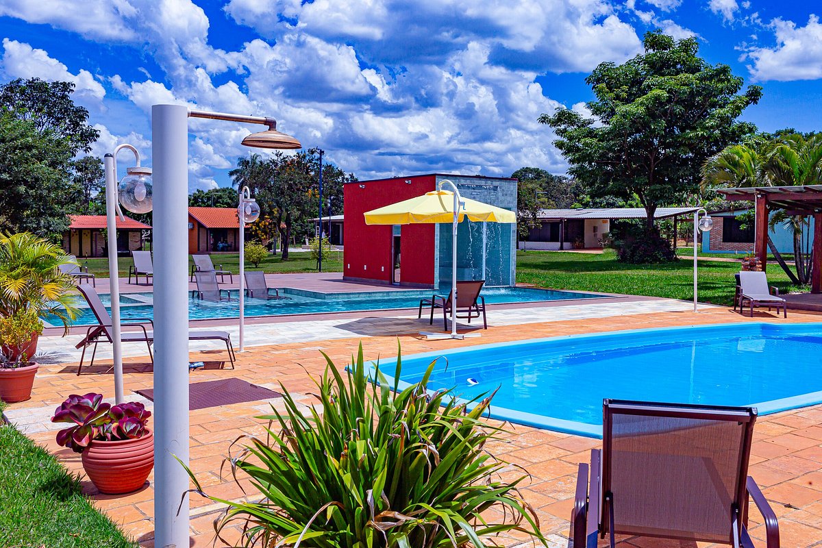 5 ideias de títulos:
1. Os Melhores Hotéis Fazenda com Pensão Completa Próximos a Brasília
2. Fuga de Fim de Semana: Opções de Pensão Completa no DF e Arredores
3. Diversão e Gastronomia: Hotéis Fazenda Ideais para Famílias Perto de Brasília
4. Descubra o