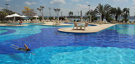 Passeios de Lancha no Lago Paranoá: Opções para Casais em Brasília