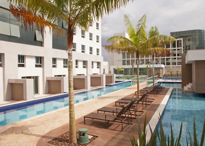 Explorando a Arquitetura de Niemeyer em Brasília: Além dos Hotéis