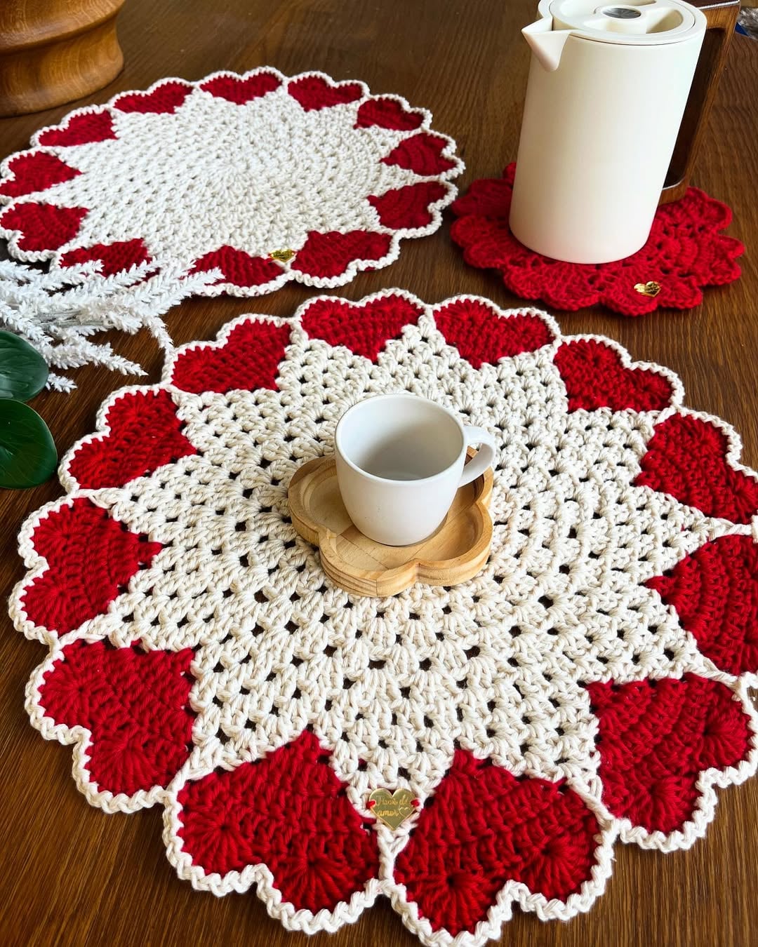 Cores e Combinações: Dicas para Modernizar suas Peças de Crochê na Decoração