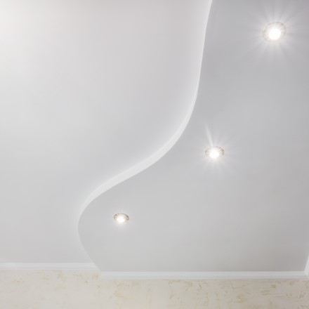 Como Criar uma Iluminação Cênica em Casa com Poucos Recursos