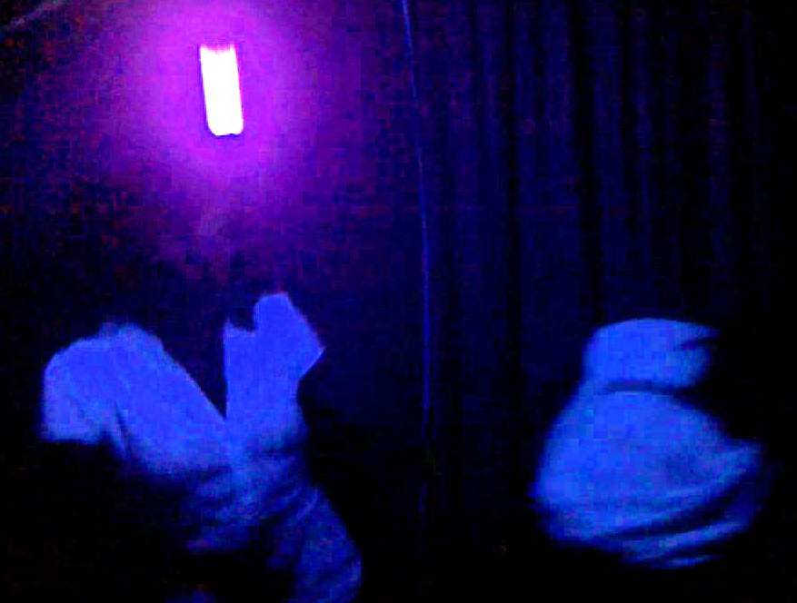 Os Melhores Pôsteres e Tapeçarias para Decoração com Luz Negra