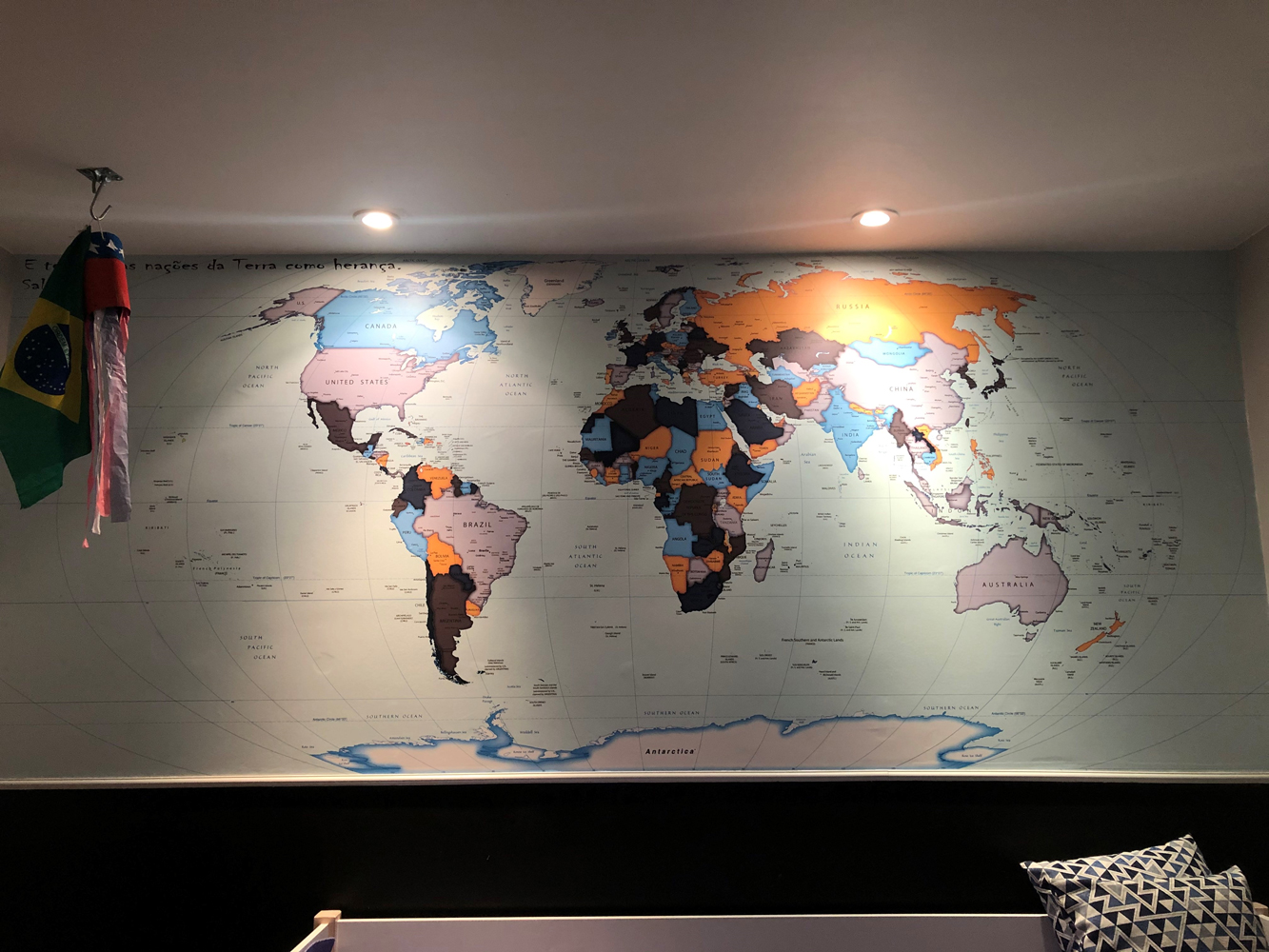 ideias de decoração com mapas mundi