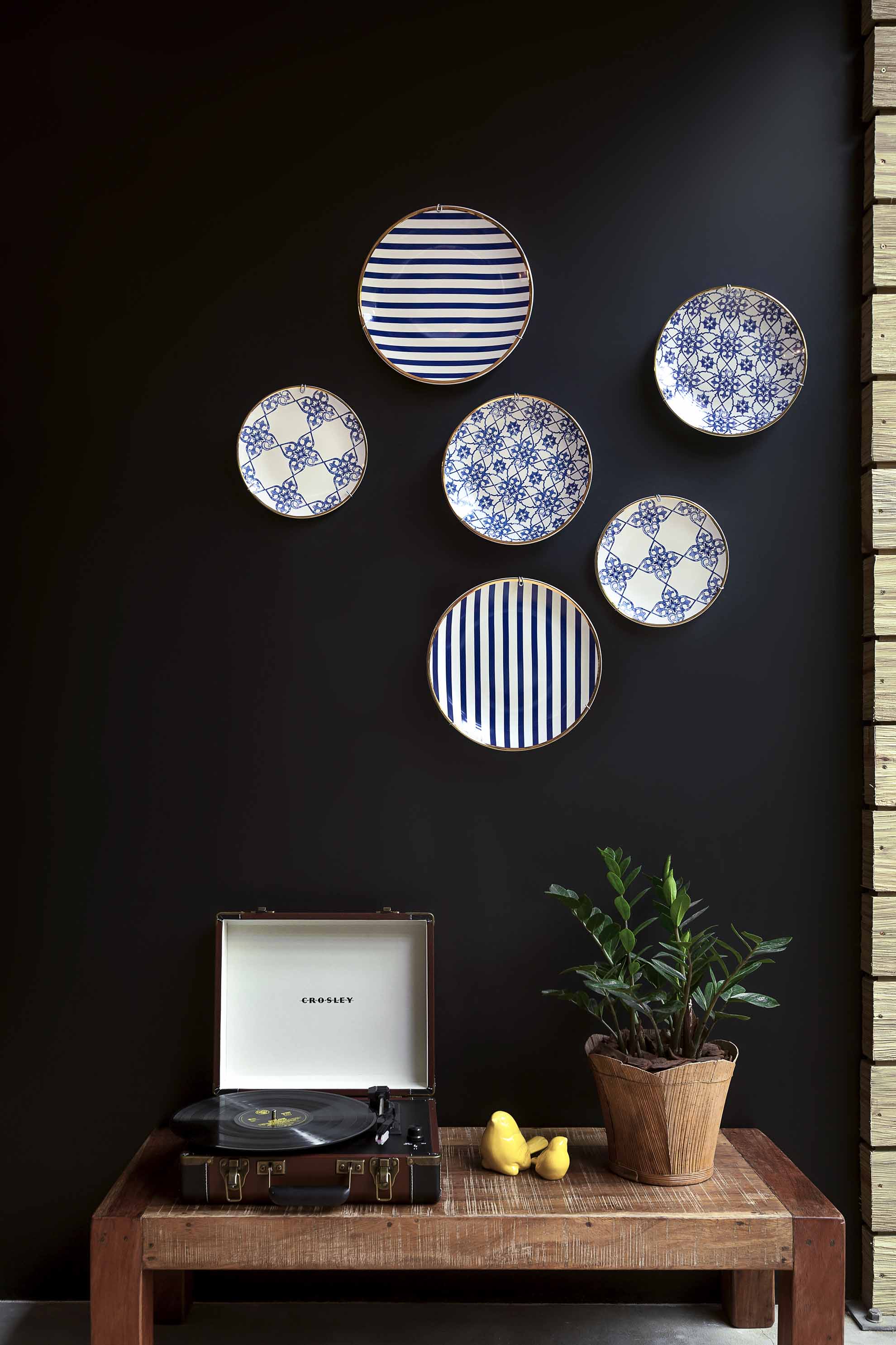 ideias de decoração com pratos de parede