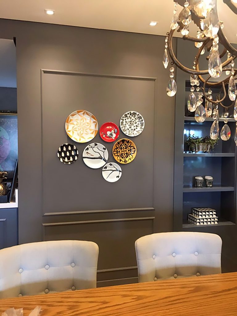 A Altura Certa: Dicas para Posicionar Seus Pratos Decorativos