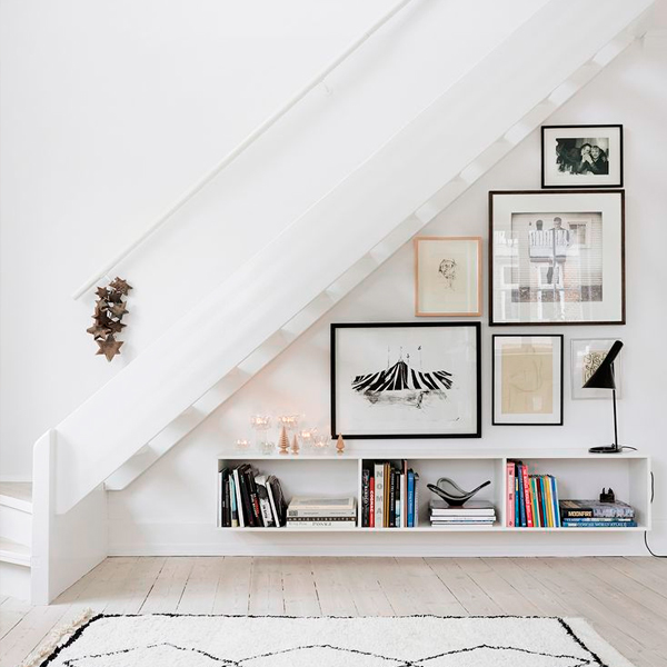5 Dicas Essenciais para Escolher Quadros para sua Escada