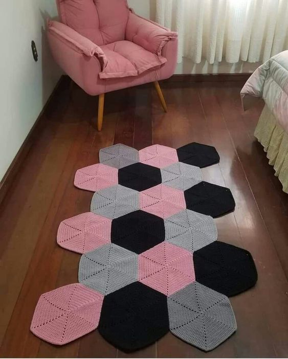 Sobreposição de Tapetes: Dicas para Criar Ambientes Aconchegantes e Modernos