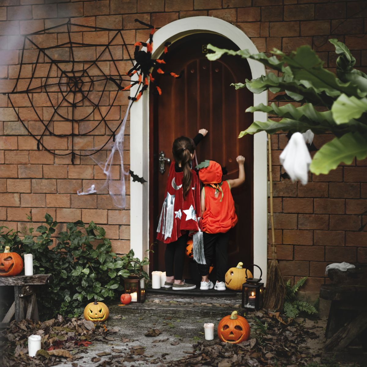 Como Criar uma Atmosfera Assustadora com Iluminação de Halloween