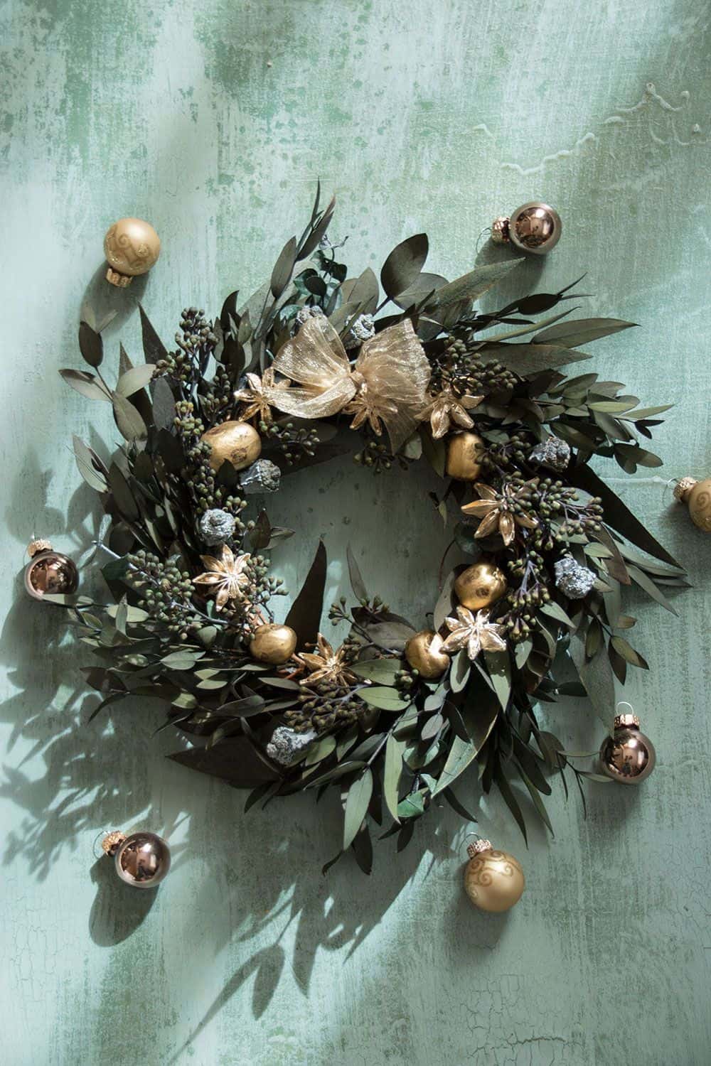 10 Ideias de Decoração de Porta de Natal Gastando Menos de R$ 50